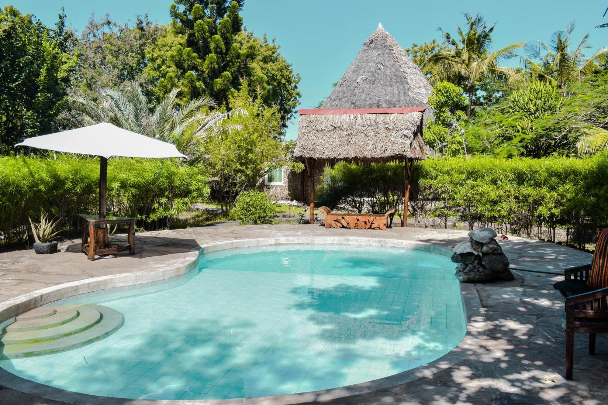 شاطئ دياني African Hut Tiny Cottage المظهر الخارجي الصورة